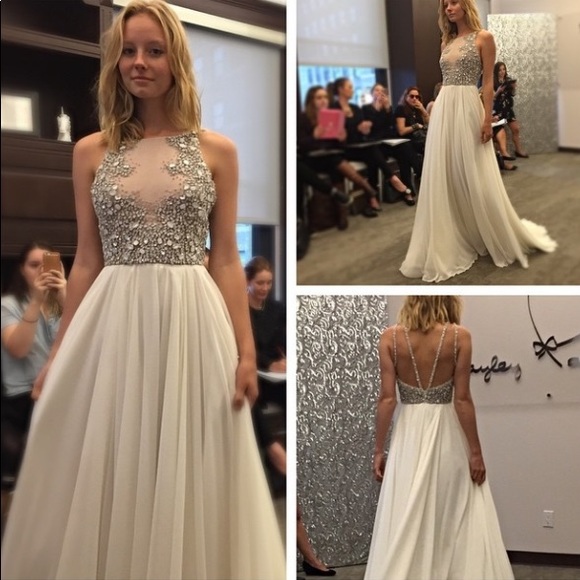 Hayley Paige Ellie Wedding Gown - Picture 11 of 12